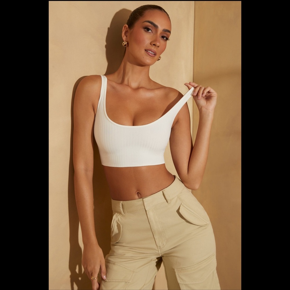 SCOOP NECK LACE UP CROP TOP